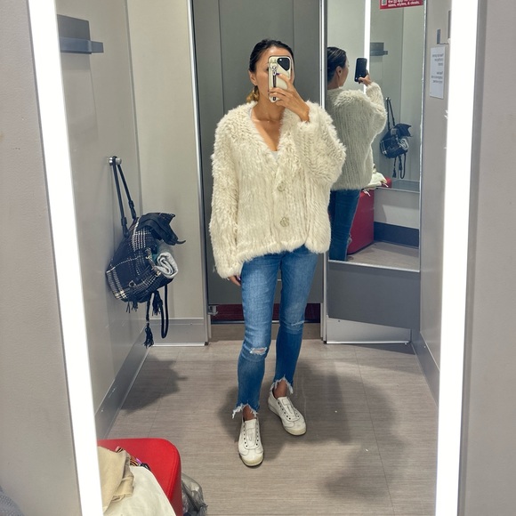Women off-white color knitted fur Top/Cardigan oversize - Picture 7 of 8